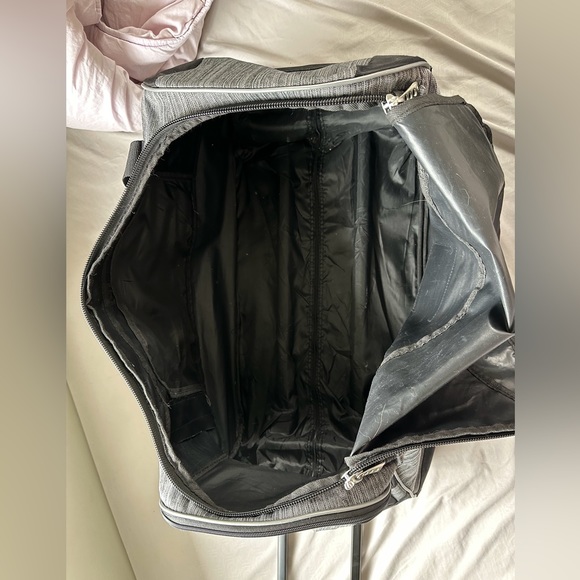 Protege Rolling Duffel Bag - Picture 5 of 6